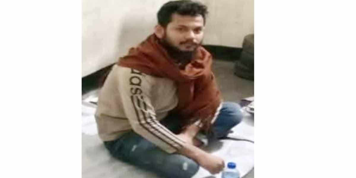 মাকে কুপিয়ে হত্যার পর থানায় ছেলে
