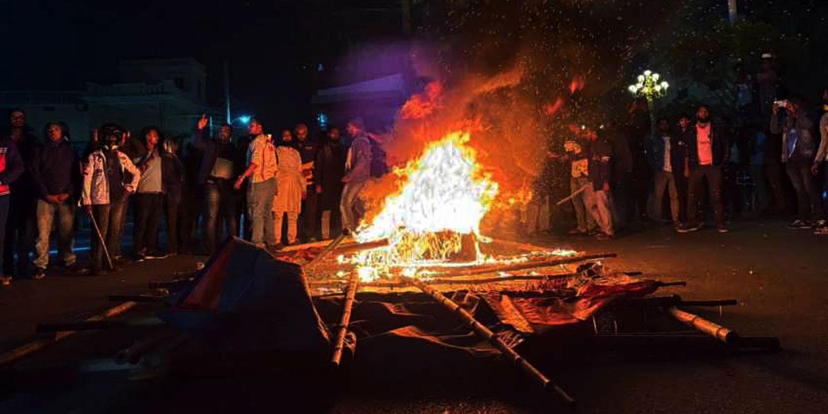 হাদির মৃত্যুতে রাজশাহীতে ভারতীয় হাই কমিশন অফিস ঘেরাও কর্মসূচি
