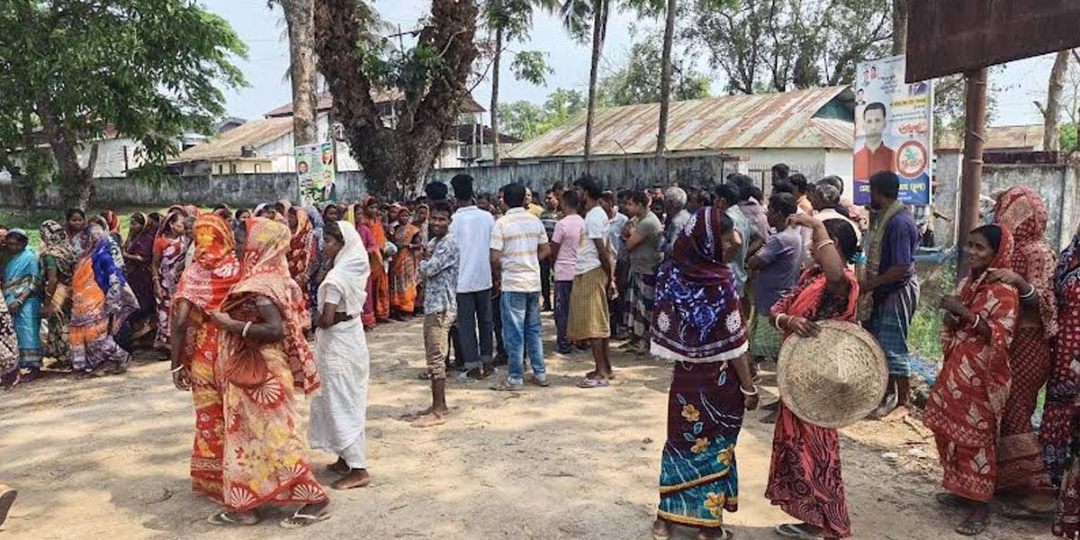 অন্তঃসত্ত্বা চা-শ্রমিকের মৃত্যু, চিকিৎসা সহায়তা না পাওয়ার অভিযোগে বিক্ষোভ