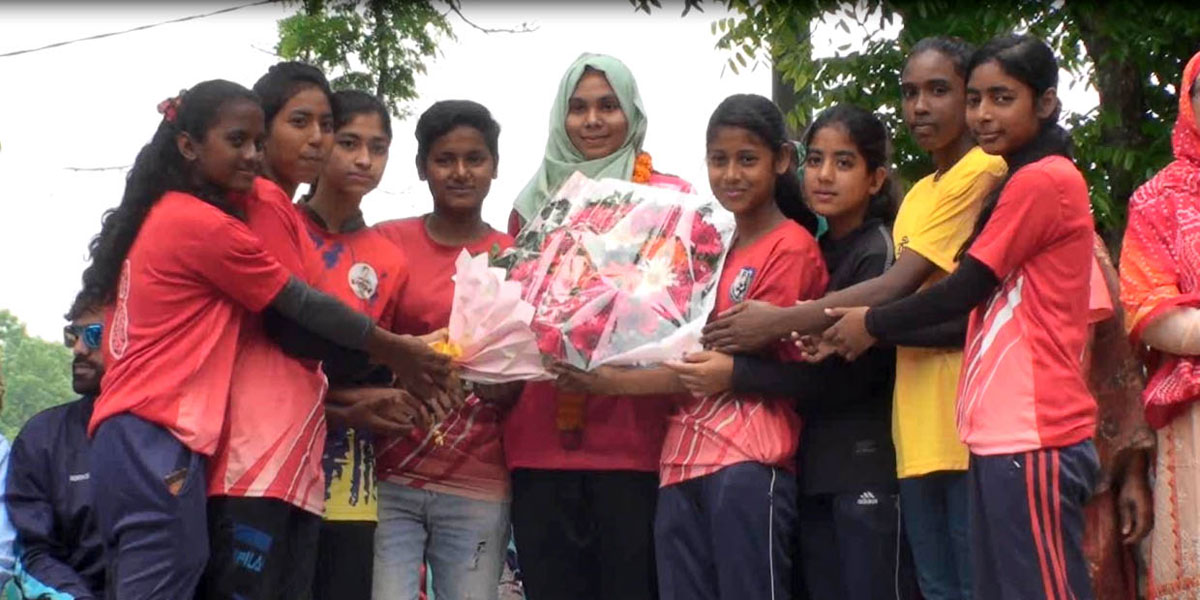 সাফ অনূর্ধ্ব-১৯ নারী ফুটবলার অধিনায়ক প্রান্তিকে সংবর্ধনা