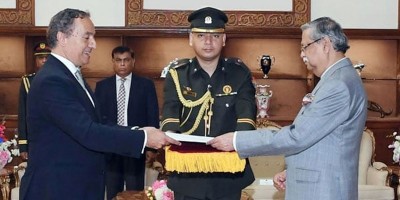 রাষ্ট্রপতির কাছে দুই রাষ্ট্রদূতের পরিচয়পত্র পেশ