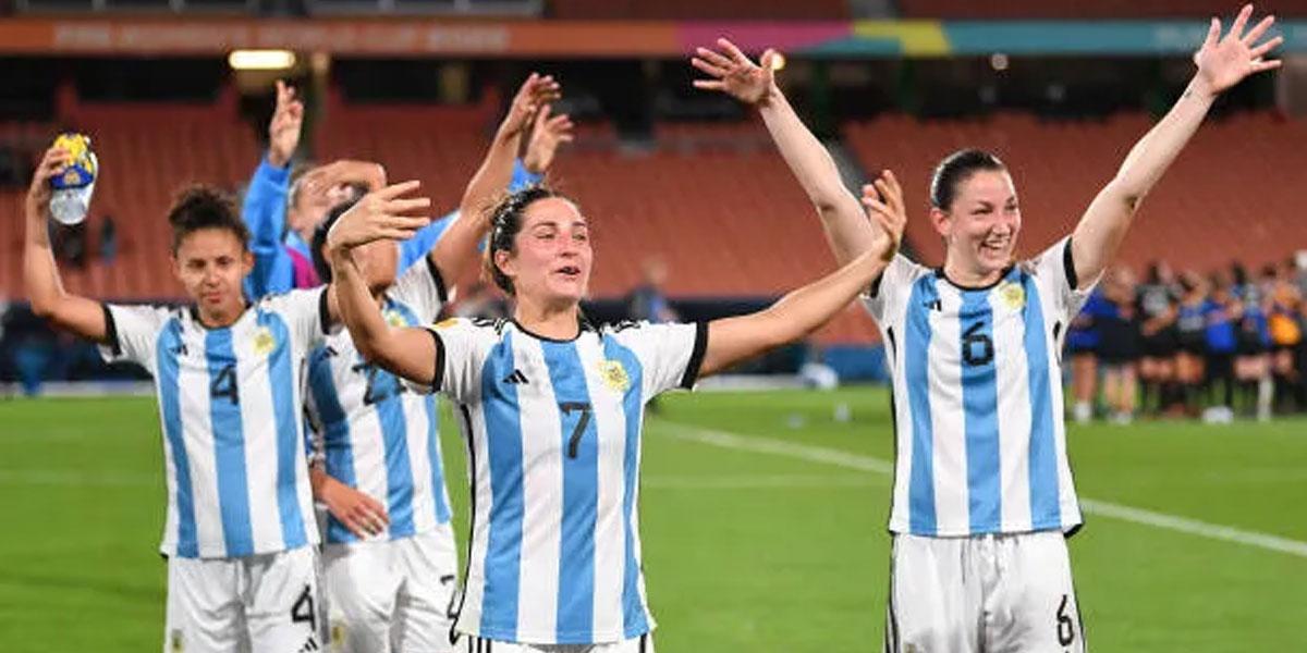 সুবিধাবঞ্চিত হয়ে ক্যাম্প ছাড়লেন তিন আর্জেন্টাইন নারী ফুটবলার