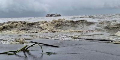 হাতিয়ায় ২২ জেলেকে জীবিত উদ্ধার