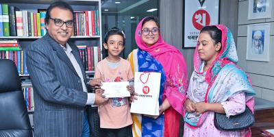 খবরের কাগজ ‘বন্ধুজন’ ও ‘সিডব্লিউএফ’-এর উদ্যোগে শিশু ইকরার স্কুলজীবন শুরু