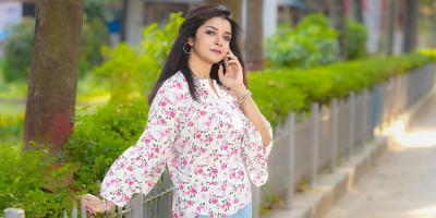 তবুও সন্তুষ্ট এলিনা শাম্মী