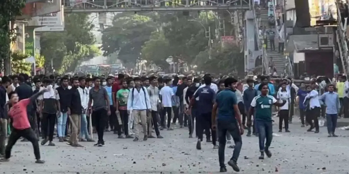 সায়েন্সল্যাবে সিটি-আইডিয়ালের শিক্ষার্থীদের সংঘর্ষ