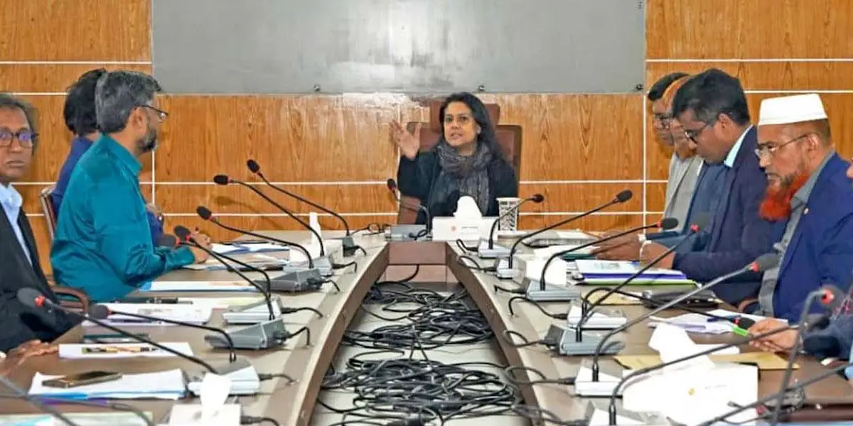 আকাশমনি-ইউক্যালিপটাস নয়, দেশি গাছ লাগাতে হবে: পরিবেশ উপদেষ্টা