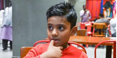শিশুর দাঁত দিয়ে নখ কাটার অভ্যাস দূর করতে যা করবেন