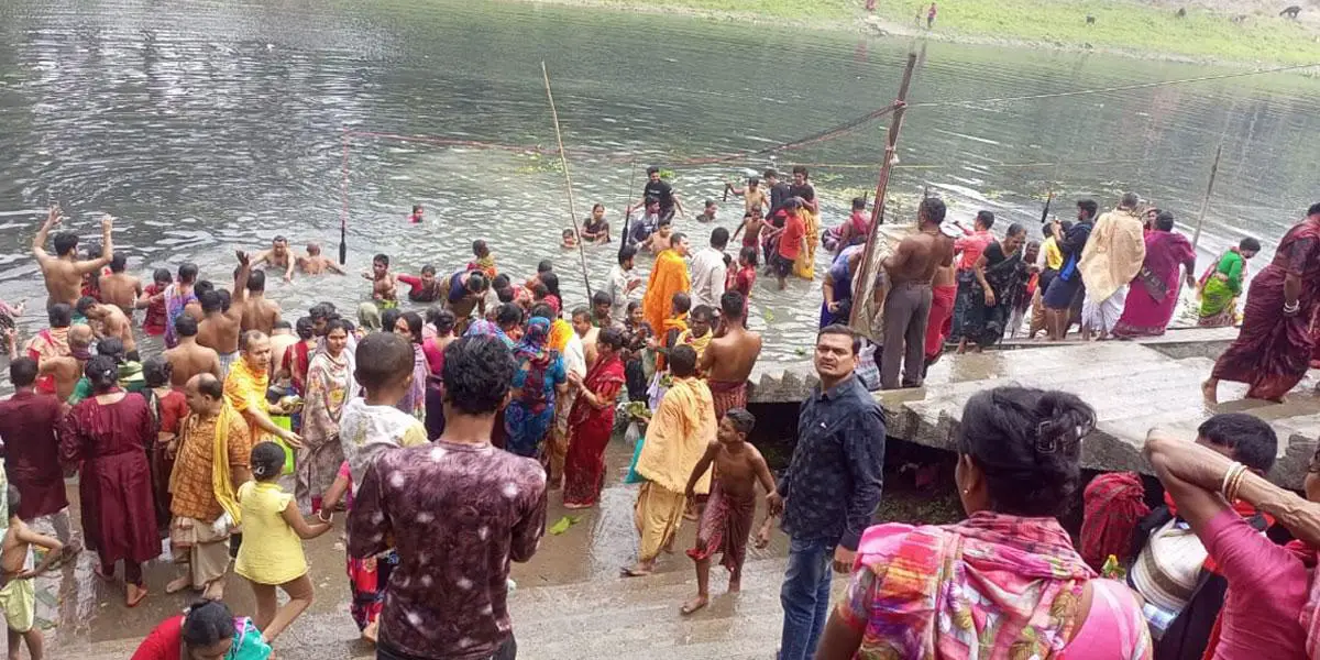 ফরিদপুরে শত বছরের পূণ্যস্নানে ঢল পূণ্যার্থীদের