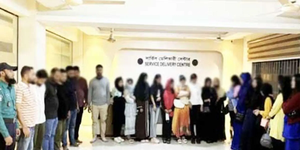 গভীর রাতে ‘কাপল ড্যান্স’ পার্টি, ২৫ নারী-পুরুষ আটক