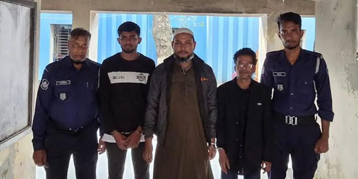 নোয়াখালীতে শীর্ষ সন্ত্রাসীসহ গ্রেপ্তার ২১