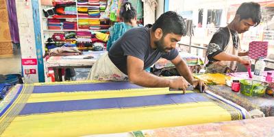ঈদে পোশাকে ব্লক করাবেন যেখানে