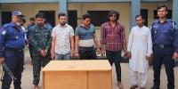 গাড়িতে ডাকাতির ঘটনায় পুলিশ-নৌবাহিনীর বরখাস্ত সদস্যসহ গ্রেপ্তার ৫