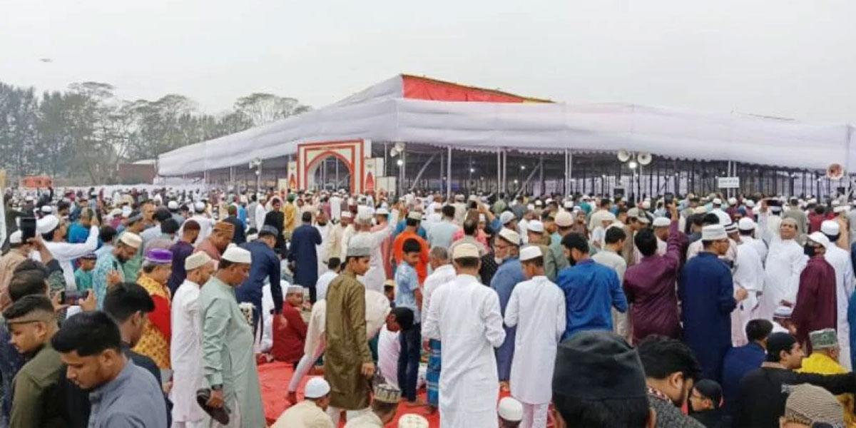 পুরাতন বাণিজ্য মেলার মাঠে ঈদ জামাত