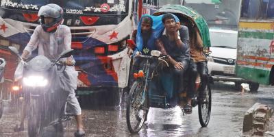 বৃষ্টিতে স্বস্তি, যানজটে নাকাল রাজধানী