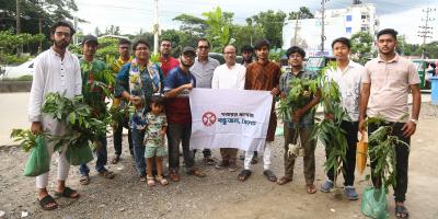 সড়ক বিভাজকে সিলেট ও শাবিপ্রবি বন্ধুজনের বৃক্ষরোপণ