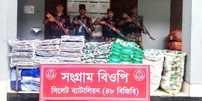 সিলেট সীমান্তে চোরাই চিনির চালান জব্দ