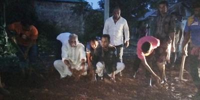 গৌরীপুরে উপজেলা বিএনপির উদ্যোগে একদিনে ২ রাস্তা সংস্কার