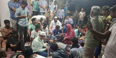 বেরোবিতে অনশনে অসুস্থ ৫ শিক্ষার্থী, খাবার থেকে বিরত ভিসি-রেজিস্ট্রার