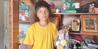 দারিদ্র্যতা জয় করে ‘গোলমেশিন’ তৃষ্ণা রানী
