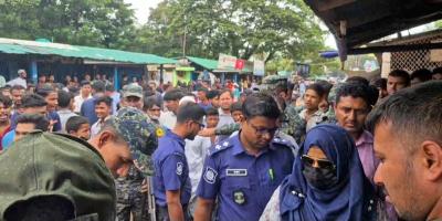 কক্সবাজারে জলবায়ু উদ্বাস্তুদের তালিকা করতে গিয়ে বাধার মুখে প্রশাসন