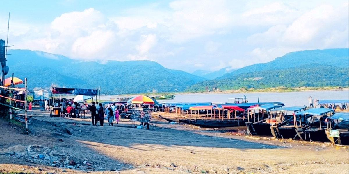 ইজারায় ফিরছে ‘এক লম্ফে ২ কোটি’ টাকার সাদা পাথর ঘাট