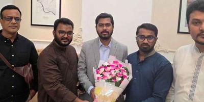 চিকিৎসা শেষে দেশে ফিরলেন নুর