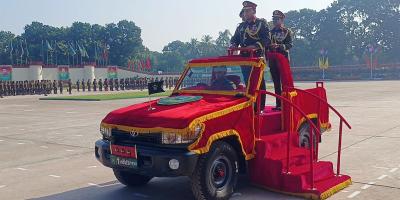 রাজশাহী সেনানিবাসে সেনাপ্রধান কুচকাওয়াজ-শপথ অনুষ্ঠিত