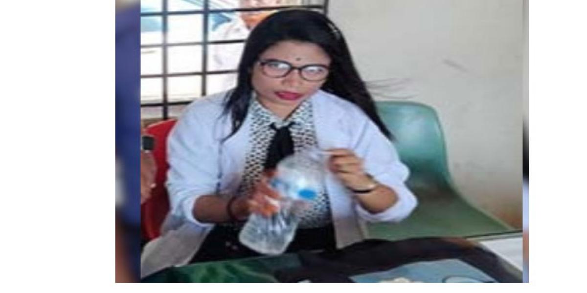 যশোর হাসপাতালে ইন্টার্ন চিকিৎসক পরিচয় দেয়া তরুণী আটক