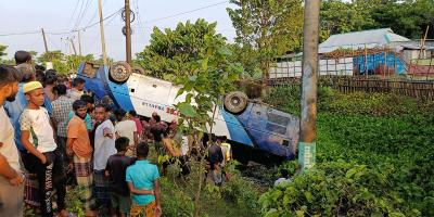 টাঙ্গুয়ার হাওরে ঘুরতে গিয়ে সড়ক দুর্ঘটনায় মা-মেয়ের মৃত্যু