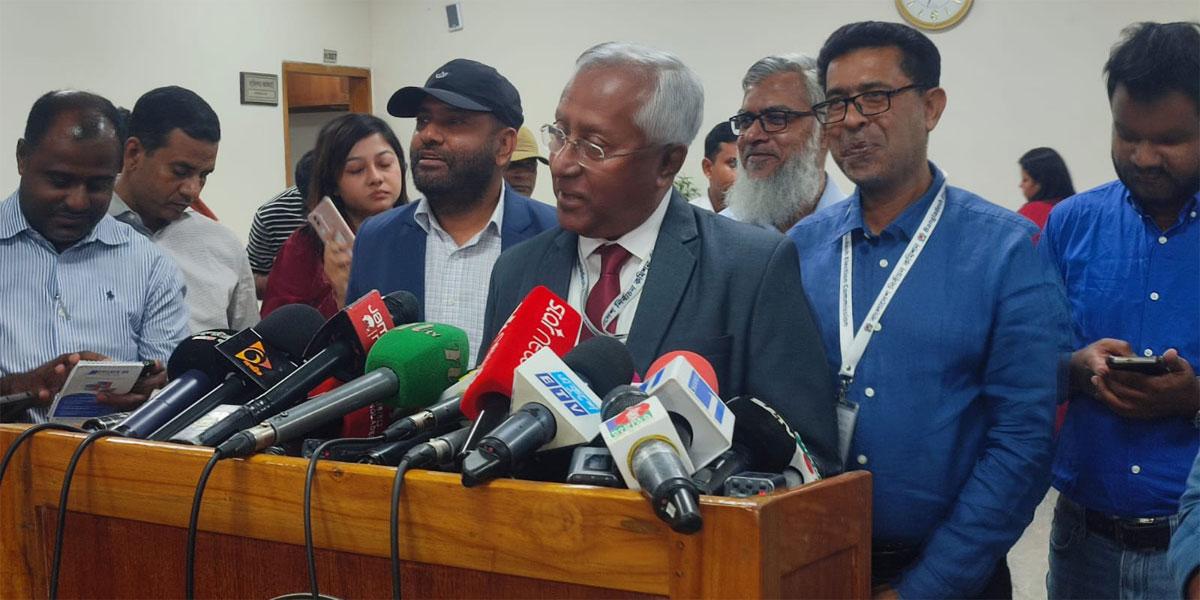 চূড়ান্ত নিবন্ধন পেল দুই দল, পর্যালোচনায় আমজনগণ পার্টিসহ আটটি