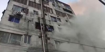 বাবু বাজারে বহুতল ভবনে আগুন, নিয়ন্ত্রণে ১২ ইউনিট