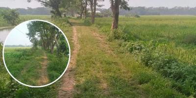 আনোয়ারায় সংস্কারের অভাবে সড়ক ‘পরিত্যক্ত’