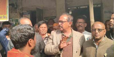 ভোটে জিতেই কার্যক্রম নিষিদ্ধ আওয়ামী লীগের অফিস খুলে দিলেন বিএনপি নেতা