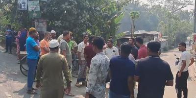 গোপালগঞ্জে বাসচাপায় বৃদ্ধা নিহত, মহাসড়ক অবরোধ