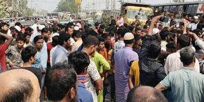 ত্রিশালে চাঁদা আদায় বন্ধের দাবিতে সড়ক অবরোধ