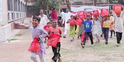 সৈয়দপুরে এক টাকায় ঈদের নতুন জামা