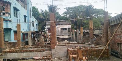 বেনাপোলে ‘সাইফুল বাহিনী’কে চাঁদা না দেওয়ায় বাড়ির কাজ বন্ধ