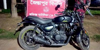 সিলেট সীমান্তে চোরাইপথে আনা রয়েল এনফিল্ড মোটরসাইকেল জব্দ