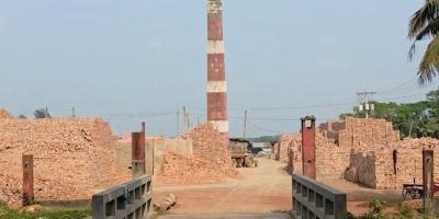 খুলনায় নদী দখল করে ইটভাটা, বাড়ছে পরিবেশদূষণ