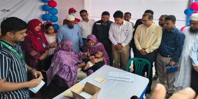 রংপুরে হাম রুবেলা টিকাদান ক্যাম্পেইন উদ্বোধন করলেন রসিক প্রশাসক