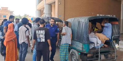 গোপালগঞ্জে ইজিবাইক ও ভ্যানে বাসের ধাক্কা, নিহত ১