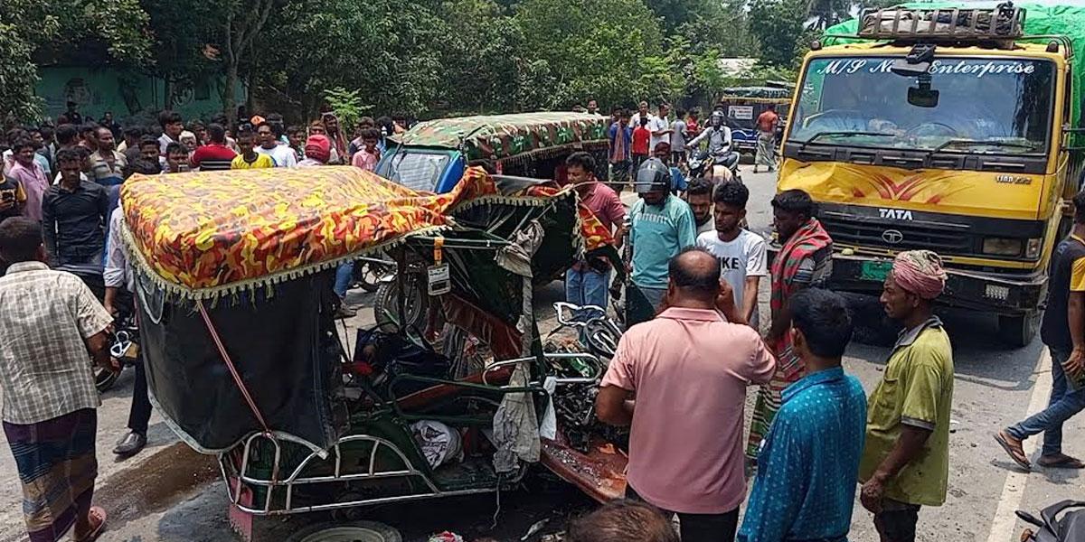 গাংনীতে ট্রাক-অটোরিকশা সংঘর্ষে শিশুসহ নিহত ৩