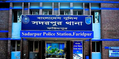 সদরপুরে চকলেটের লোভ দেখিয়ে শিশুকে ধর্ষণচেষ্টা