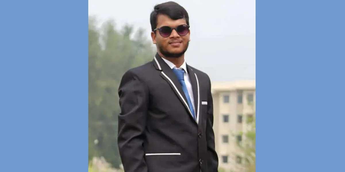 শেষ নিশ্বাস পর্যন্ত পাশে ছিলেন সহপাঠীরা