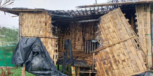 টেকনাফে বজ্রপাতে সাগরপারের দোকান ক্ষতিগ্রস্ত